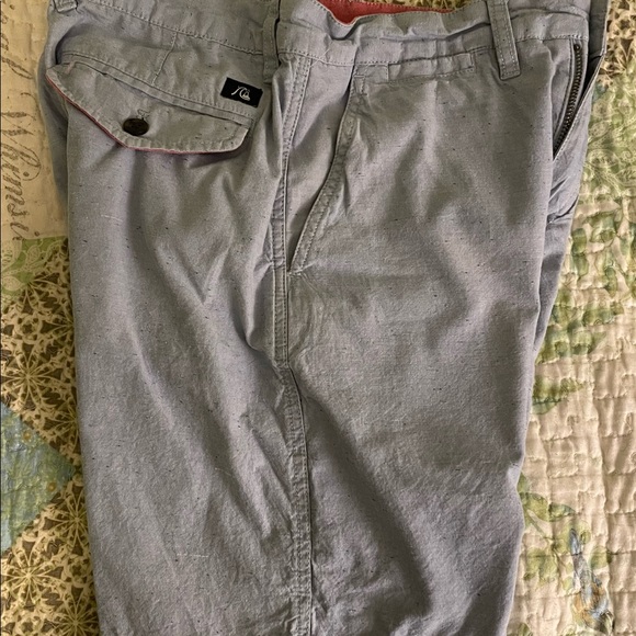 Quicksilver men’s shorts. Light gray-blue w/flecks. 99% cotton blend Size 28-EUC - Picture 4 of 7